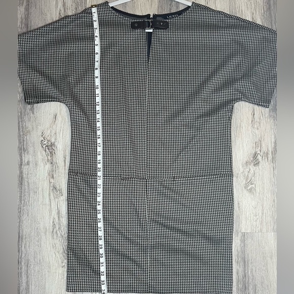 Ralph Lauren Chic Houndstooth Dress with Buckle Detail
Size Small‎ - Picture 6 of 9